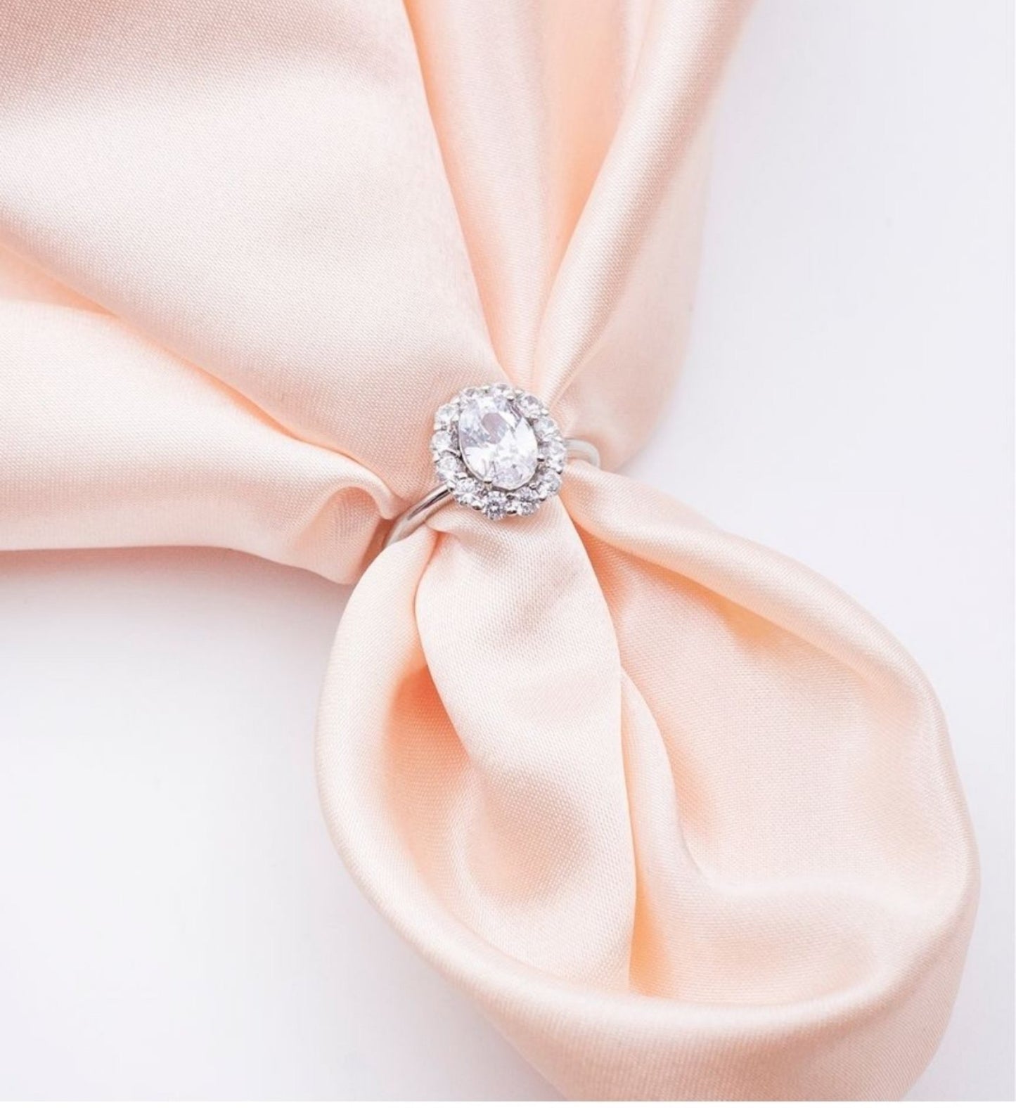 Δαχτυλίδι 925 Οβάλ Ροζέτα με Zιργκόν Πέτρες